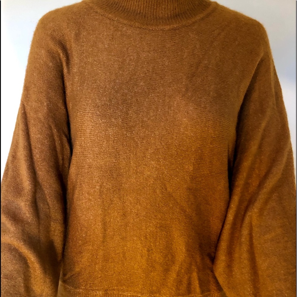 ***SOLD**** H&M Amber Brown Sweater - Size Small - Picture 2 of 8